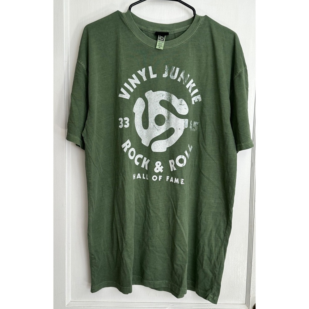 Rock & Roll Hall of Fame Size XL Green Vinyl Junkie T-Shirt Distressed Look